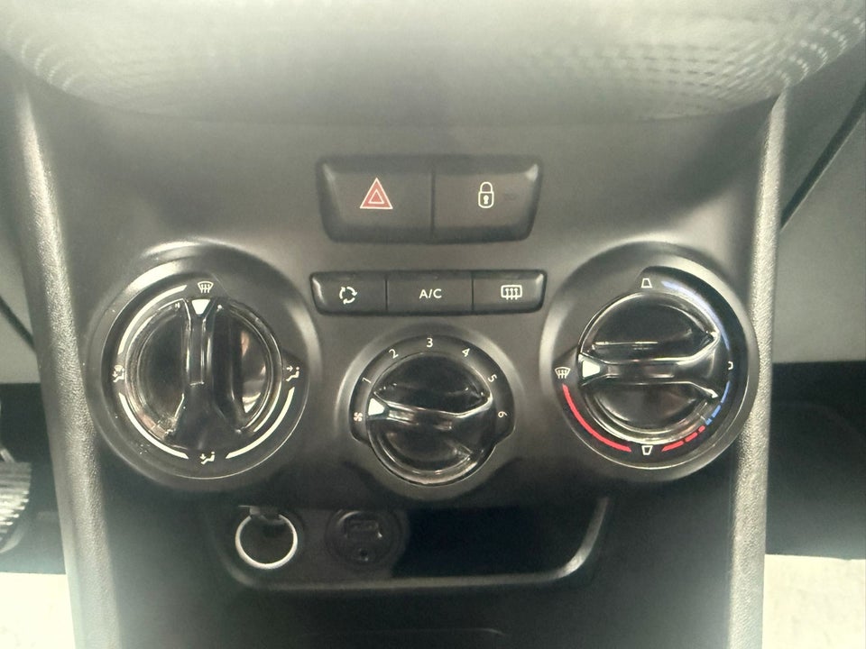 Peugeot 2008 1,2 VTi 82 Active 5d