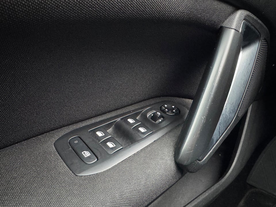 Peugeot 308 1,6 BlueHDi 120 Active 5d