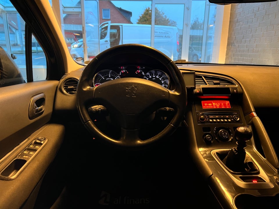 Peugeot 3008 1,6 HDi 112 Premium+ 5d