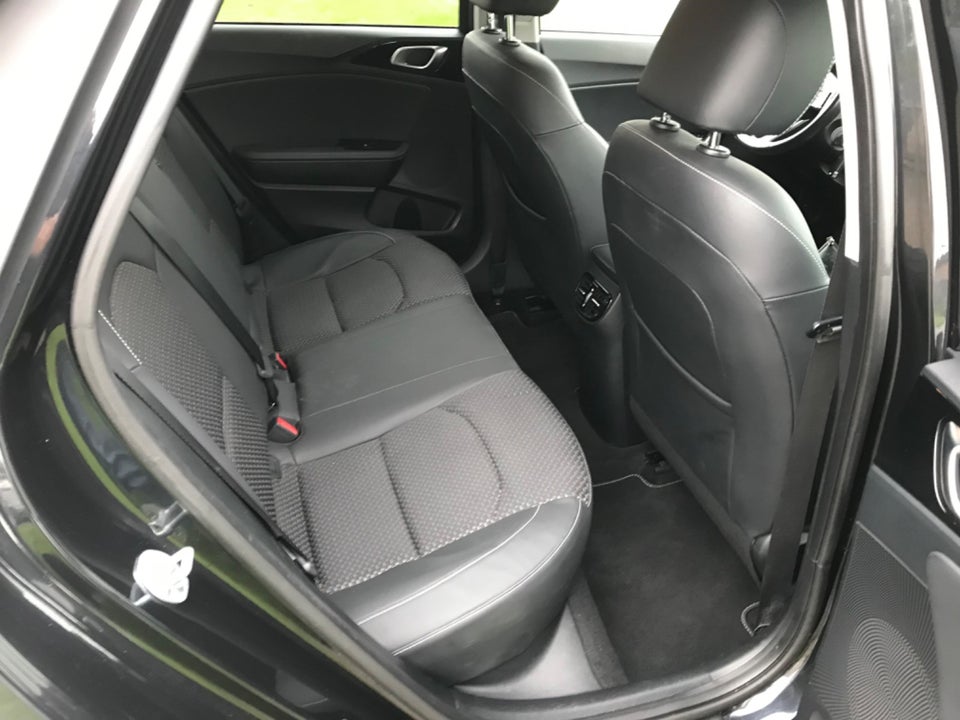 Kia Ceed 1,6 CRDi 136 Intro Edition 5d