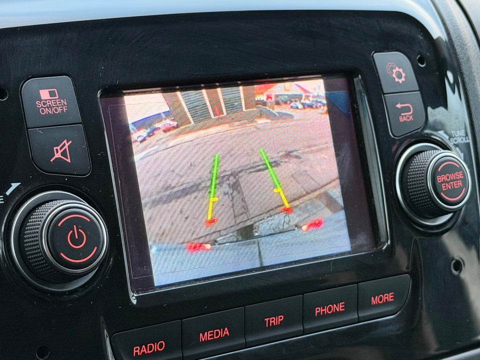 Peugeot Boxer 333 2,2 BlueHDi 140 L2H2 Premium