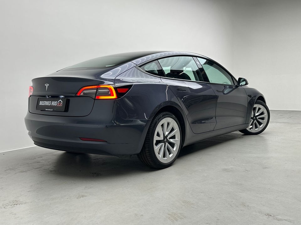 Tesla Model 3 Long Range AWD 4d