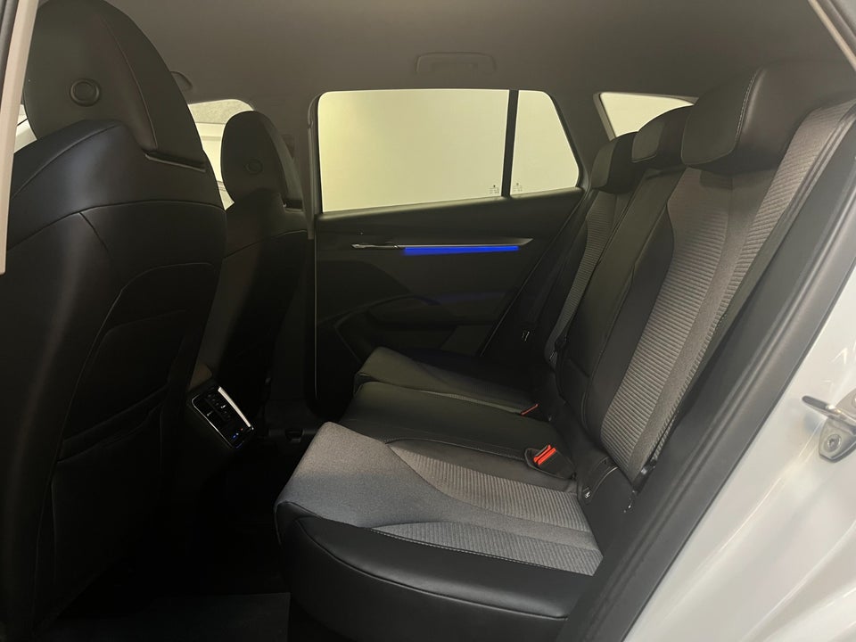 Skoda Enyaq 80x iV Loft 5d