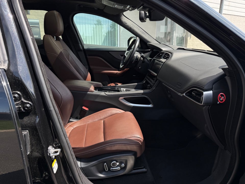 Jaguar F-Pace 3,0 D300 S aut. AWD 5d