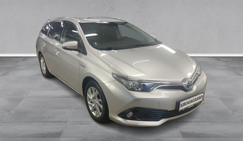 Toyota Auris 1,8 Hybrid H2 Comfort Touring Sports CVT 5d