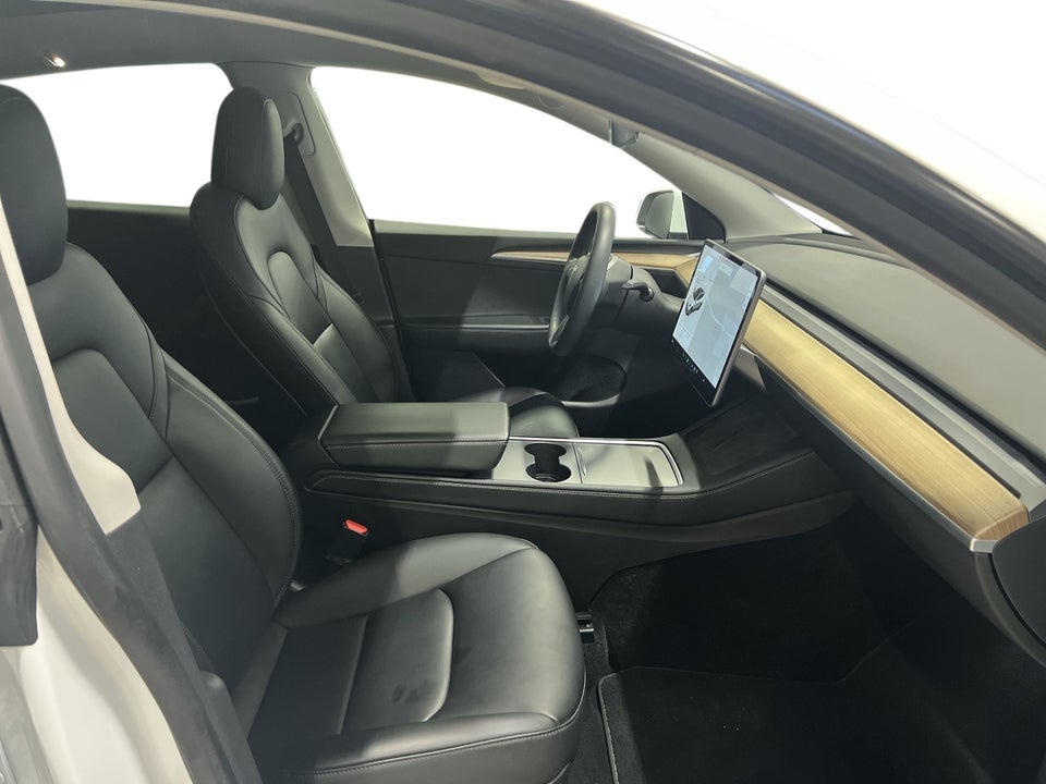 Tesla Model Y Long Range AWD 5d