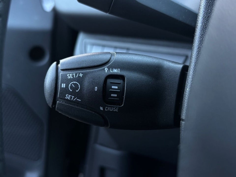 Peugeot 208 1,2 VTi 82 Allure 5d