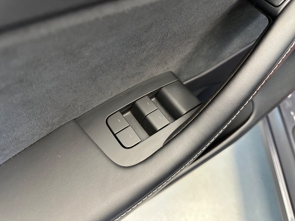 Tesla Model 3 Long Range AWD 4d