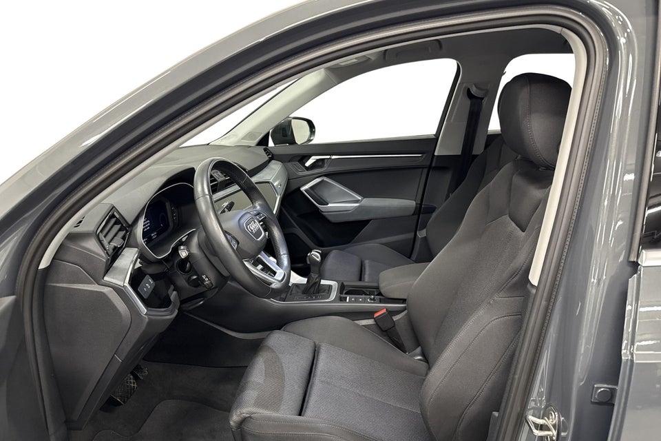 Audi Q3 45 TFSi e Attitude plus S-tr. 5d