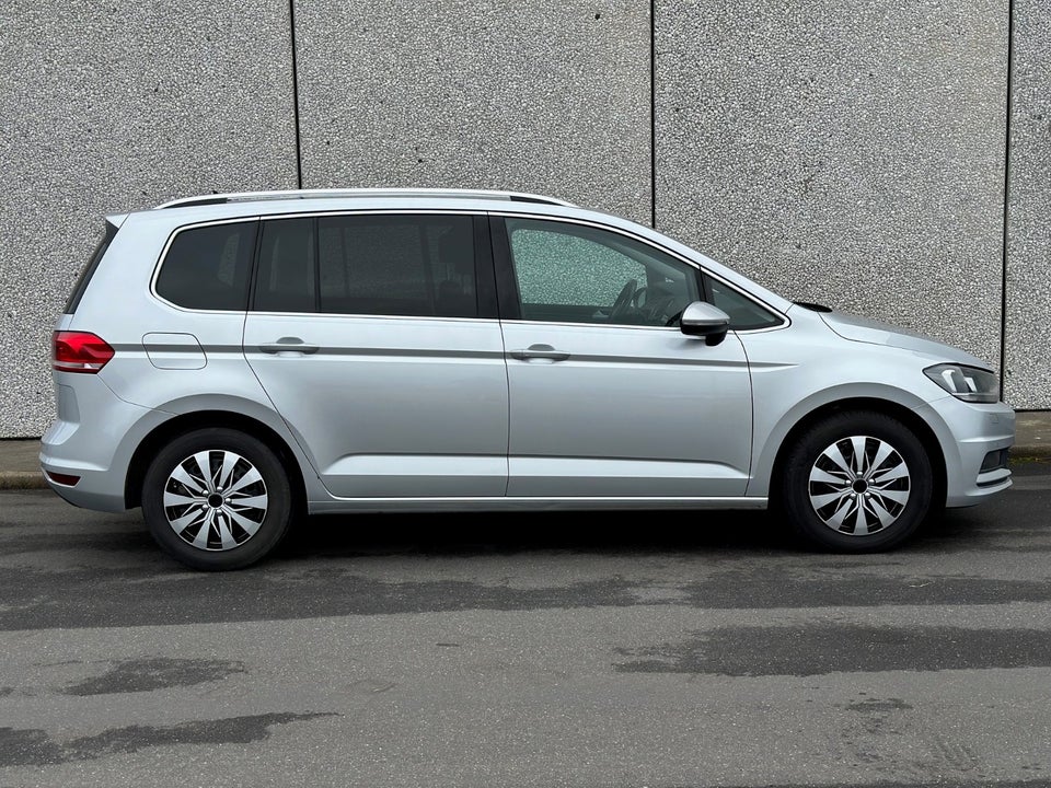 VW Touran 1,6 TDi 115 Highline DSG Van 5d