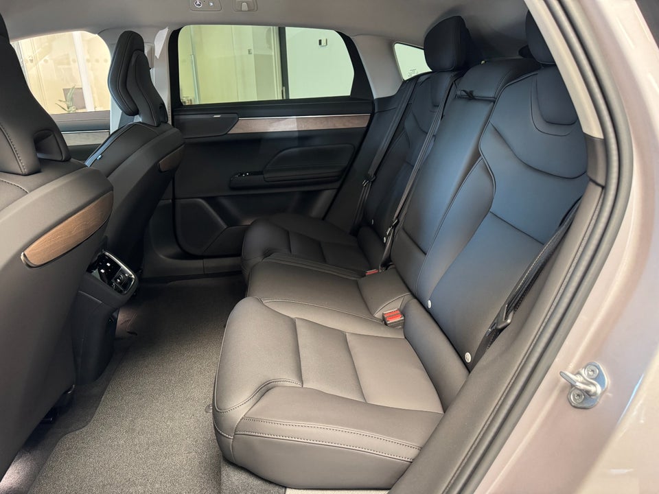 Volvo ES90 Extended Range Plus 4d