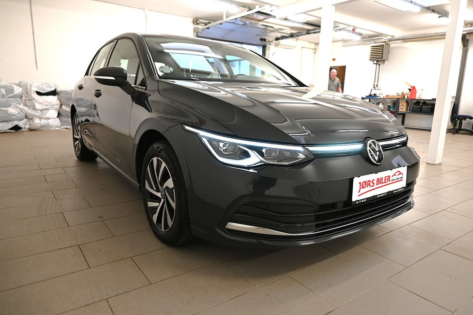 VW Golf VIII 1,4 eHybrid DSG 5d