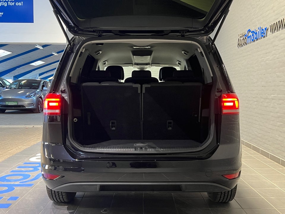 VW Touran 1,6 TDi 115 IQ.Drive DSG 7prs 5d