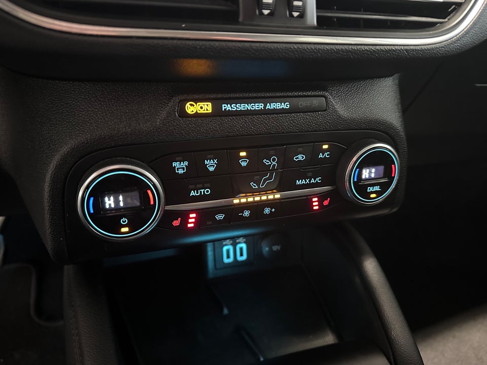 Ford Focus 1,5 EcoBlue Titanium stc. aut. Van 5d