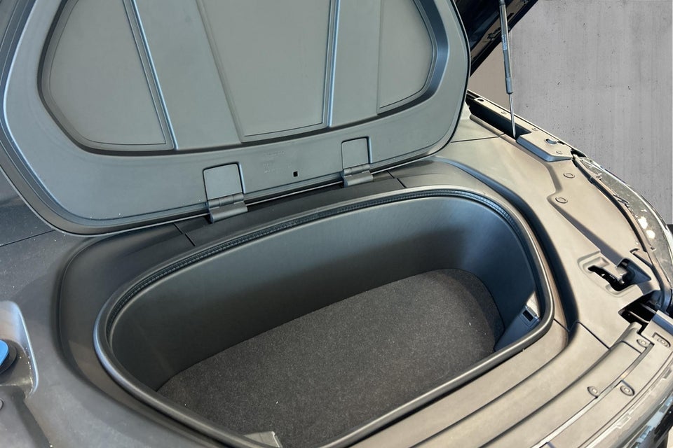 Volvo EX40 Extended Range Black Edition 5d