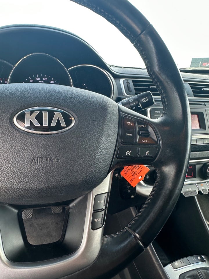 Kia Rio 1,4 CVVT Premium 5d