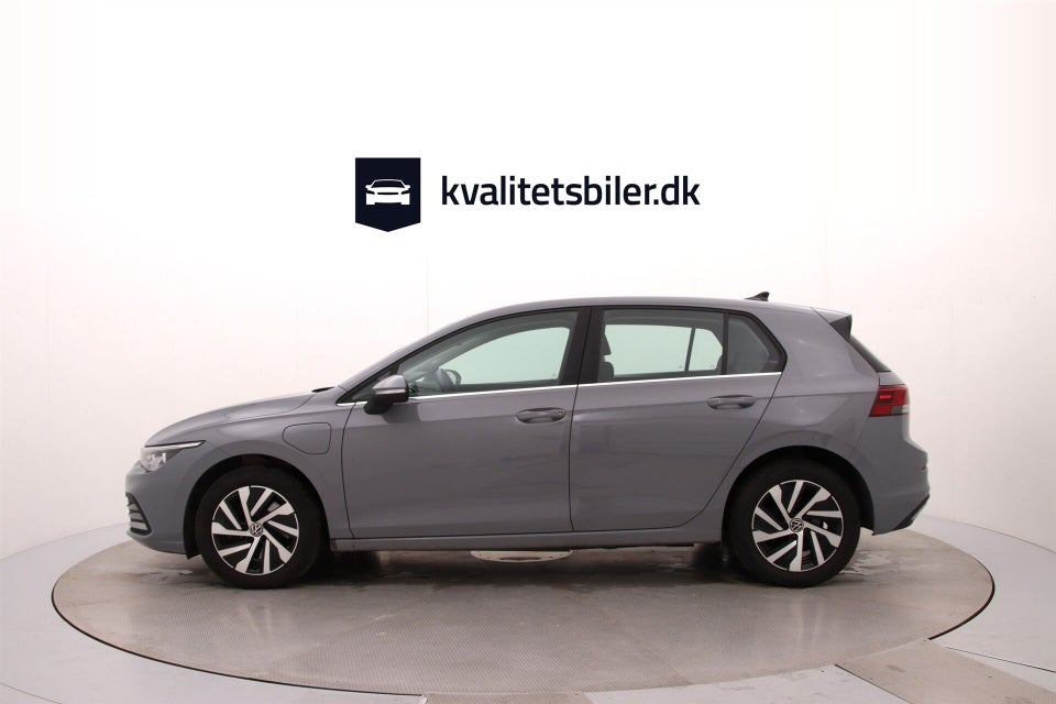 VW Golf VIII 1,4 eHybrid DSG 5d