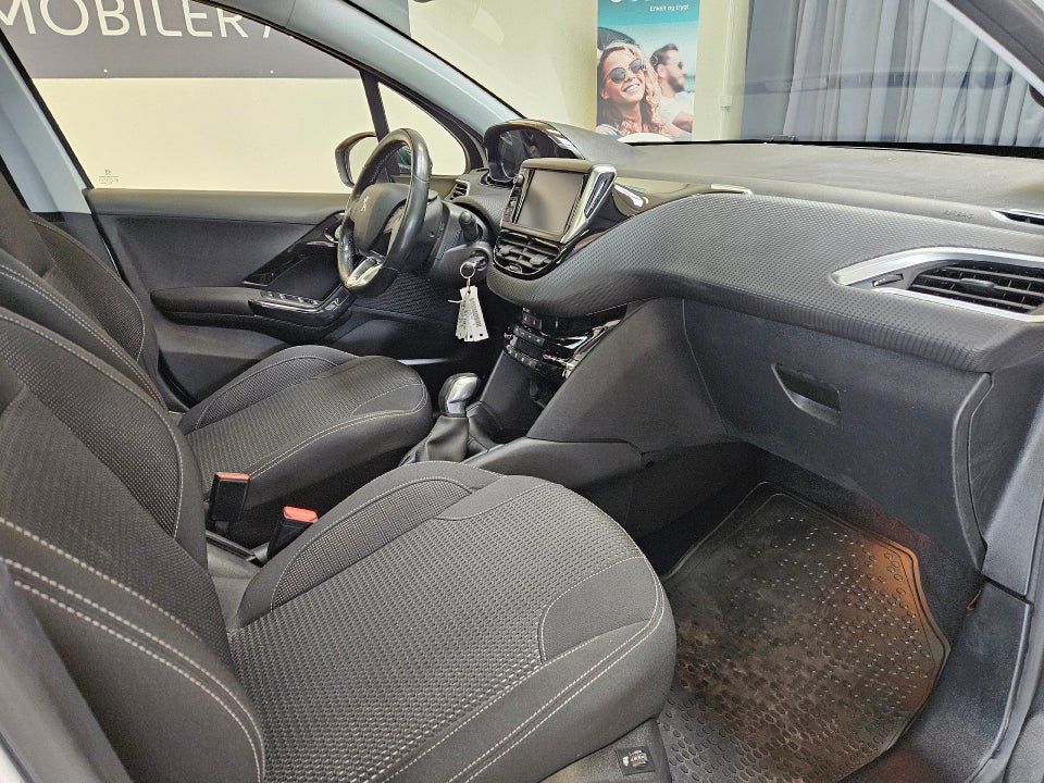 Peugeot 208 1,6 BlueHDi 100 Desire Sky 5d