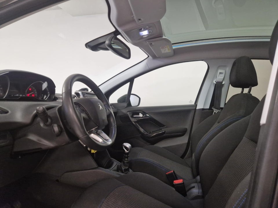 Peugeot 208 1,5 BlueHDi 100 Signature Sky 5d