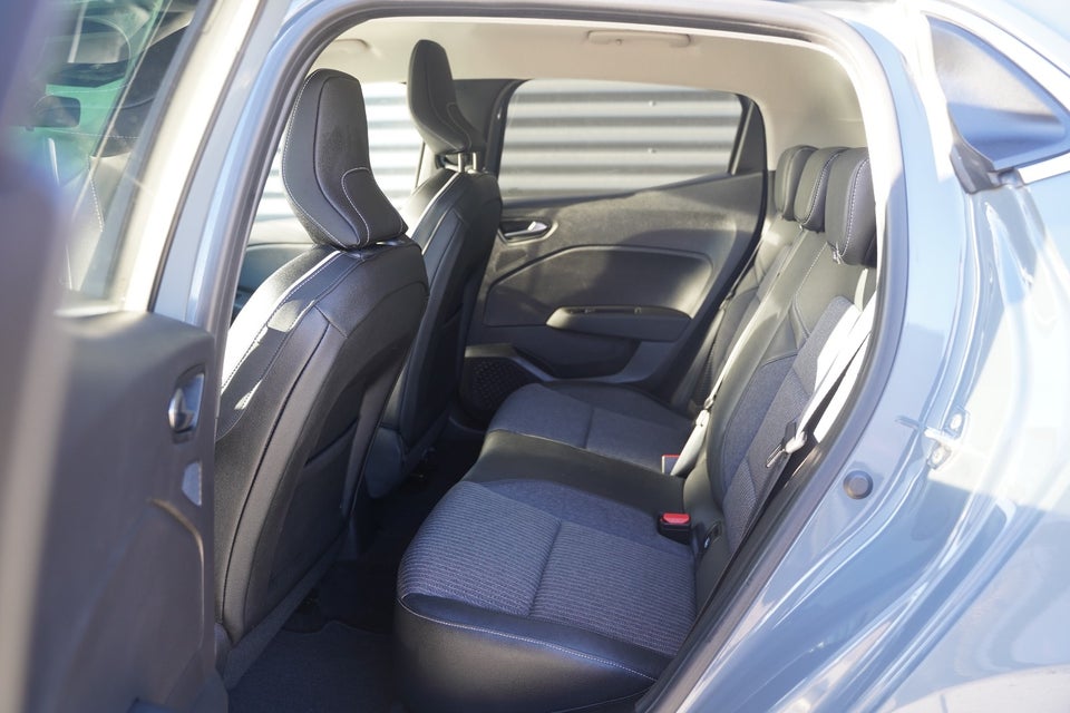 Renault Clio V 1,6 E-Tech Intens 5d