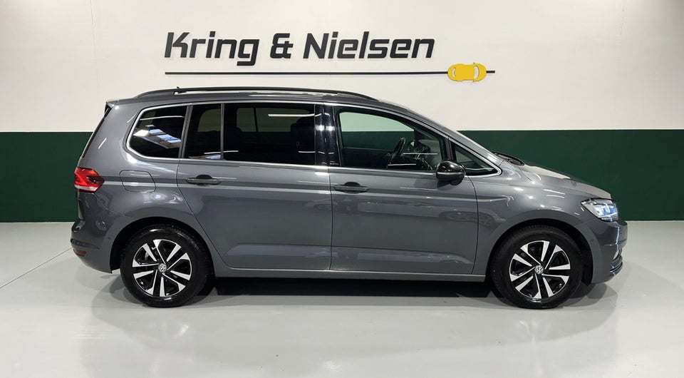 VW Touran 1,6 TDi 115 IQ.Drive DSG 7prs 5d