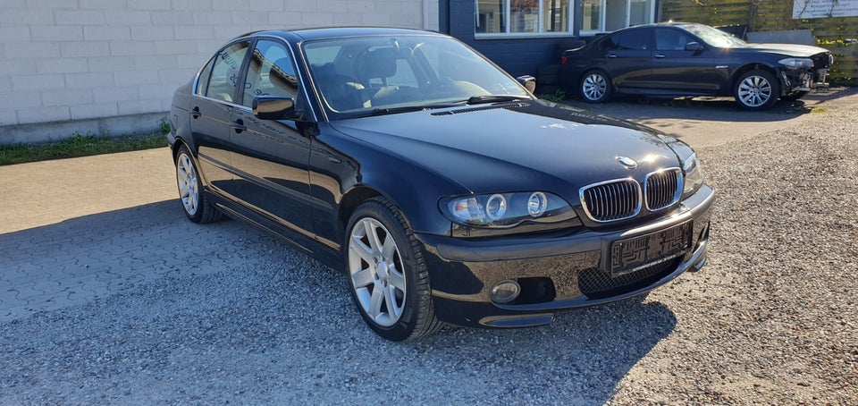 BMW 320i 2,2  4d