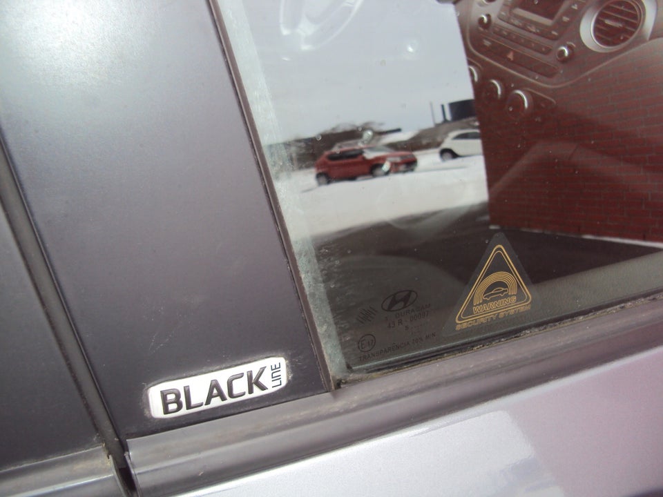 Hyundai i10 1,0 Black Line 5d