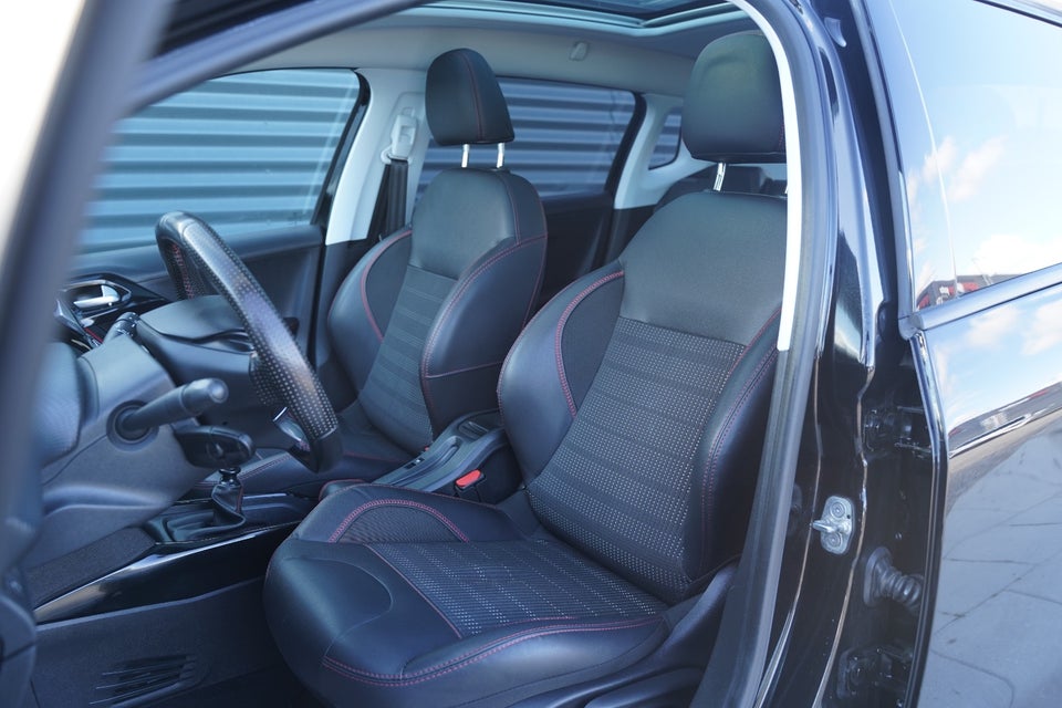 Peugeot 2008 1,6 BlueHDi 100 GT Line Sky 5d