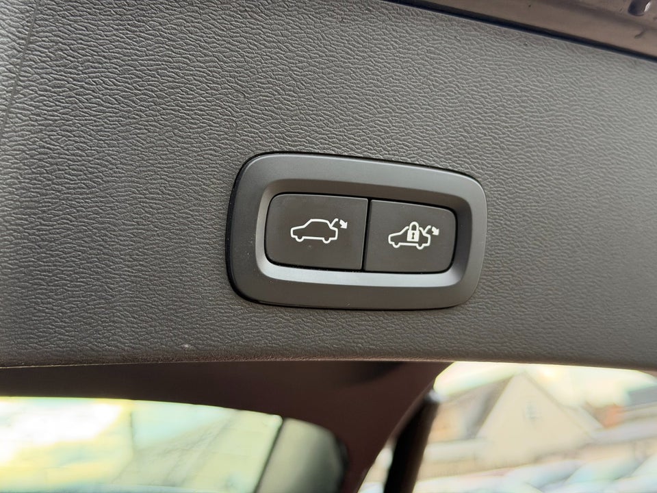 Volvo XC40 P6 ReCharge Core 5d