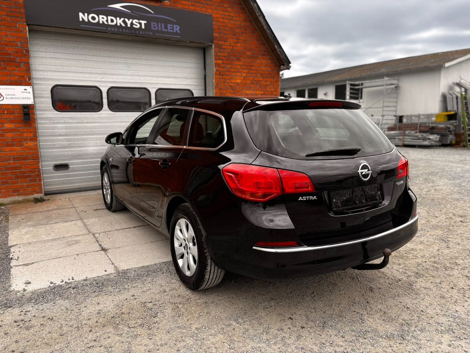 Opel Astra 1,4 T 140 Enjoy Sports Tourer 5d