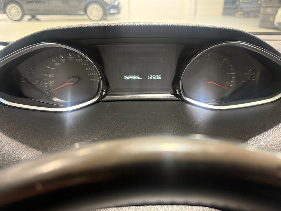 Peugeot 308 1,6 BlueHDi 120 Active 5d