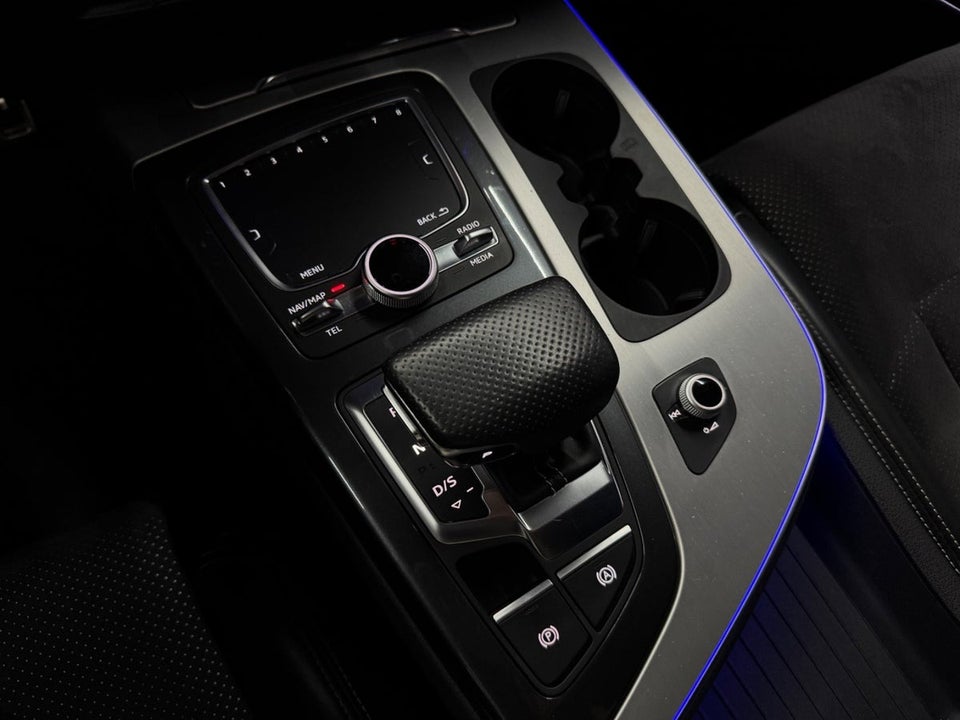 Audi Q7 3,0 TDi 272 S-line quattro Tiptr. 7prs 5d