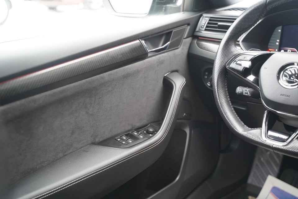 Skoda Superb 1,4 TSi iV Sportline Combi DSG 5d
