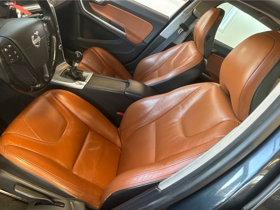 Volvo V60 1,6 DRIVe Momentum 5d