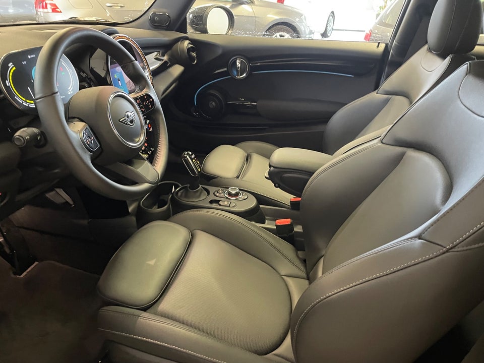 MINI Cooper SE Classic Trim 3d