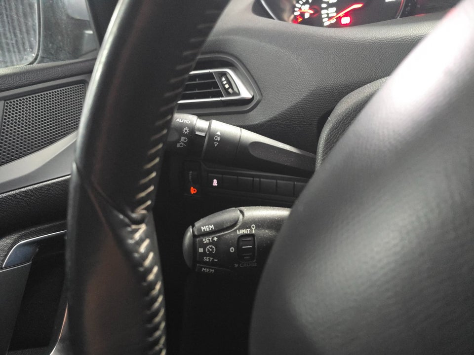 Peugeot 308 1,6 HDi 92 Active 5d