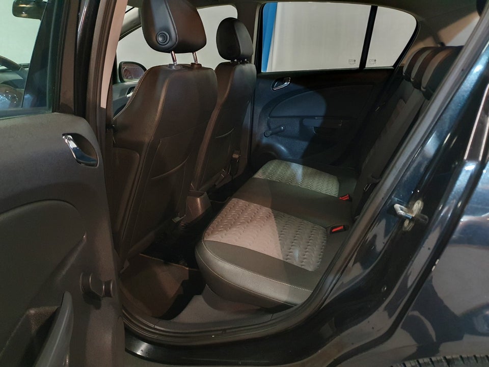 Opel Corsa 1,4 16V Cosmo 5d