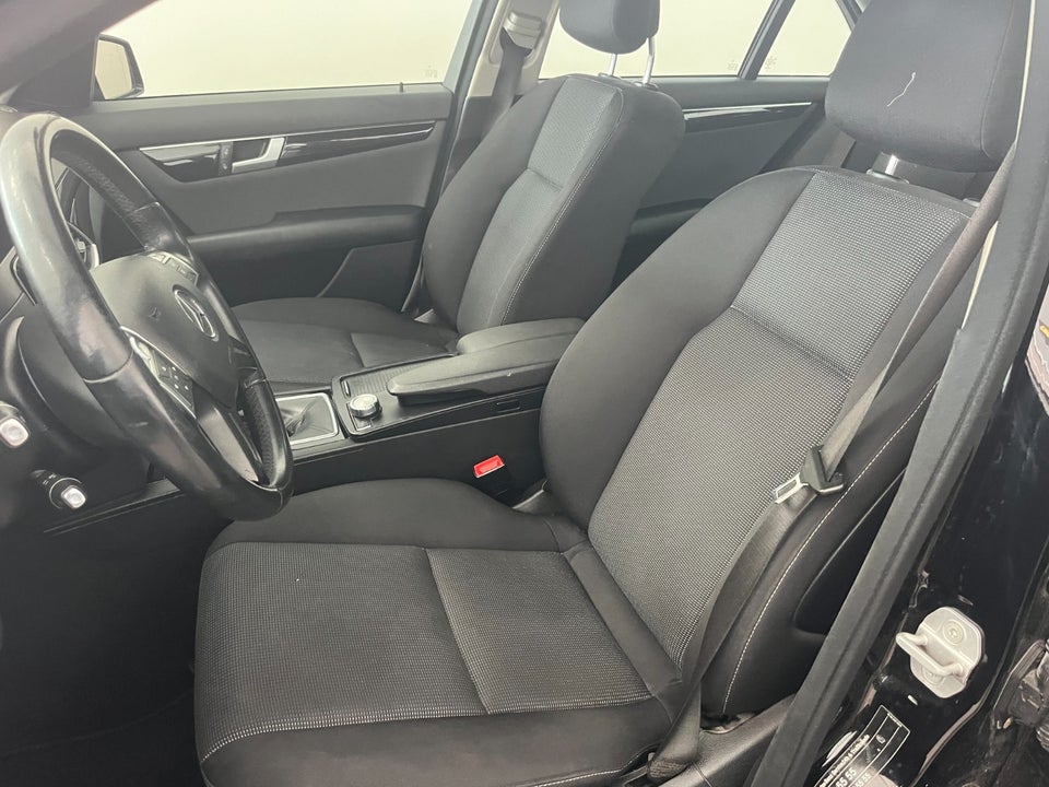 Mercedes C180 2,2 CDi BE 4d