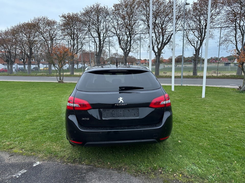 Peugeot 308 1,5 BlueHDi 130 Style SW 5d