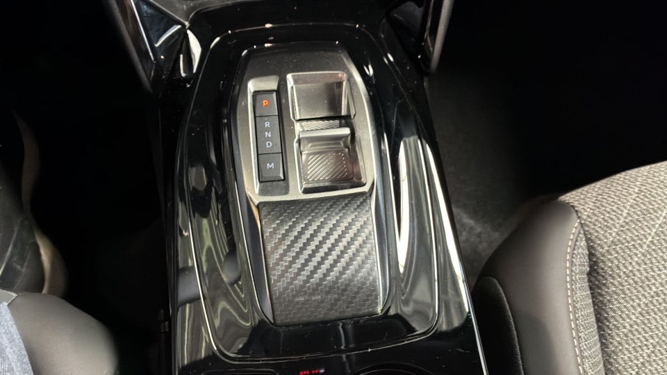 Peugeot 2008 1,2 PureTech 130 First Selection EAT8 5d