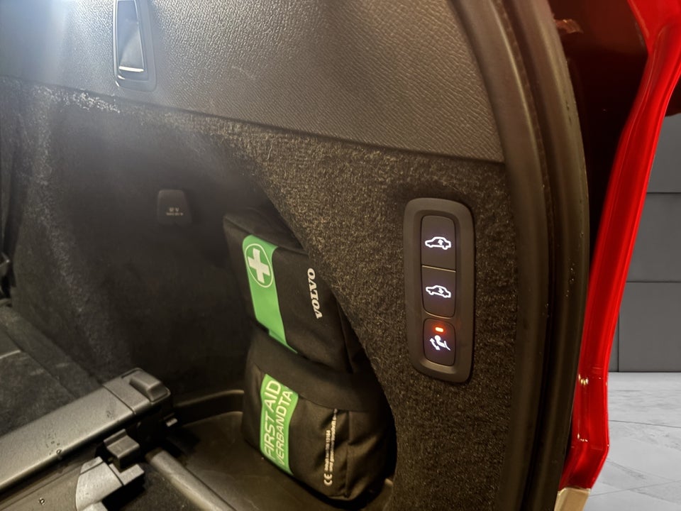 Volvo XC90 2,0 T8 ReCharge Ultimate Dark aut. AWD 7prs 5d