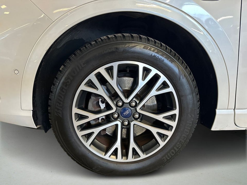 Ford Kuga 2,5 PHEV ST-Line X CVT 5d