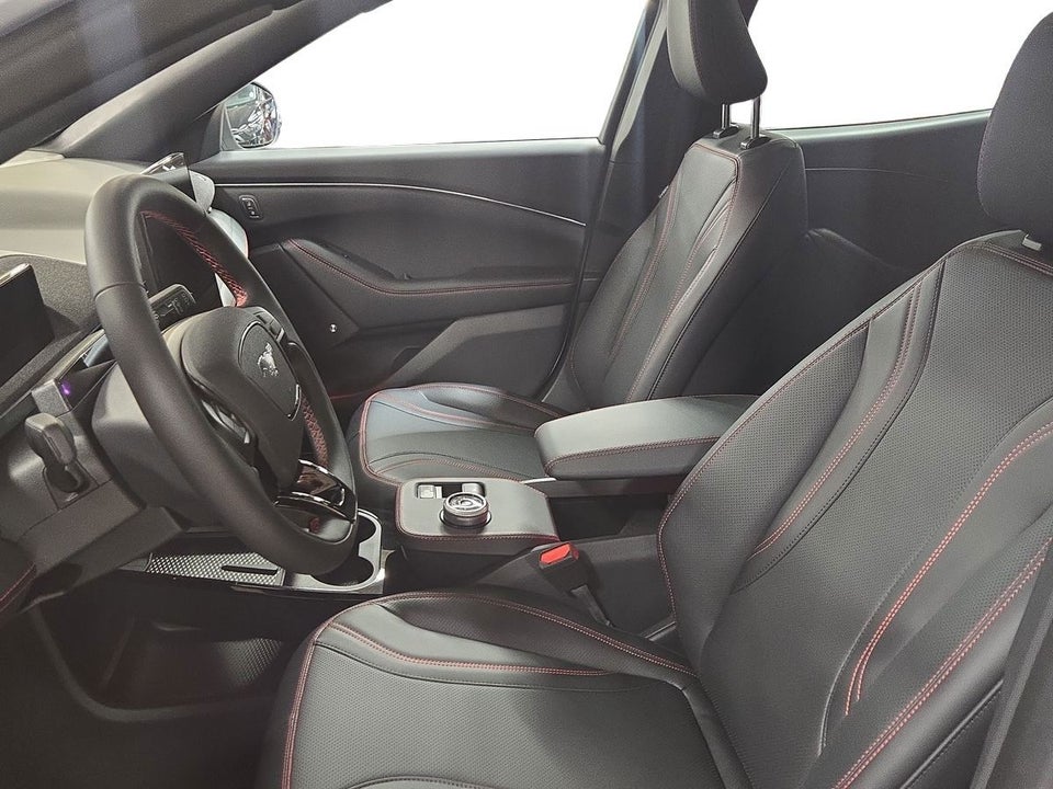 Ford Mustang Mach-E 98 Premium Extended Range AWD 5d