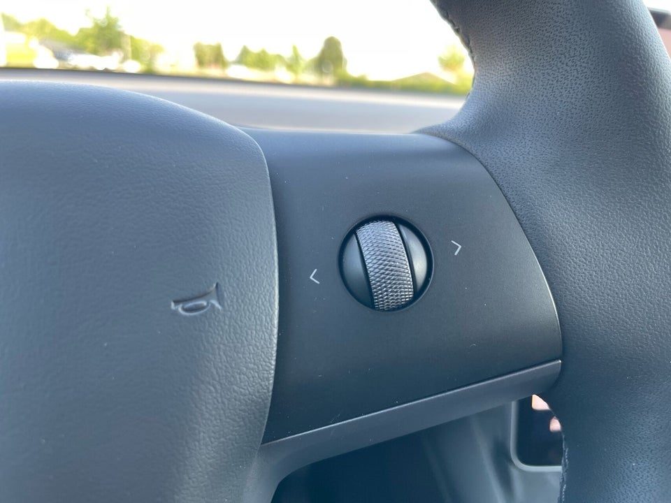 Tesla Model Y Long Range AWD 5d