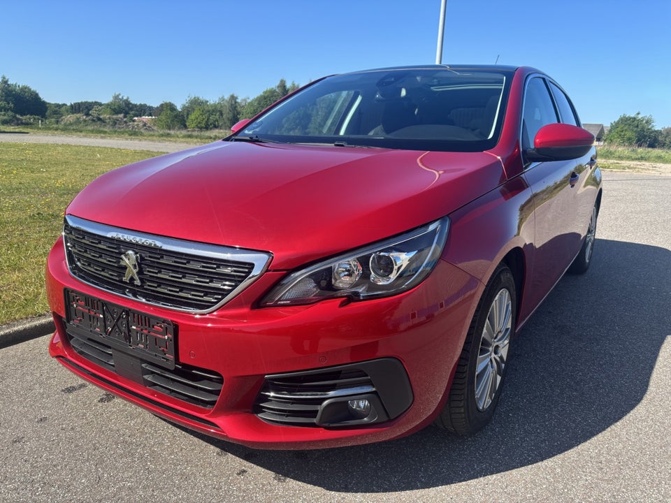 Peugeot 308 1,2 e-THP 130 Allure Sky 5d