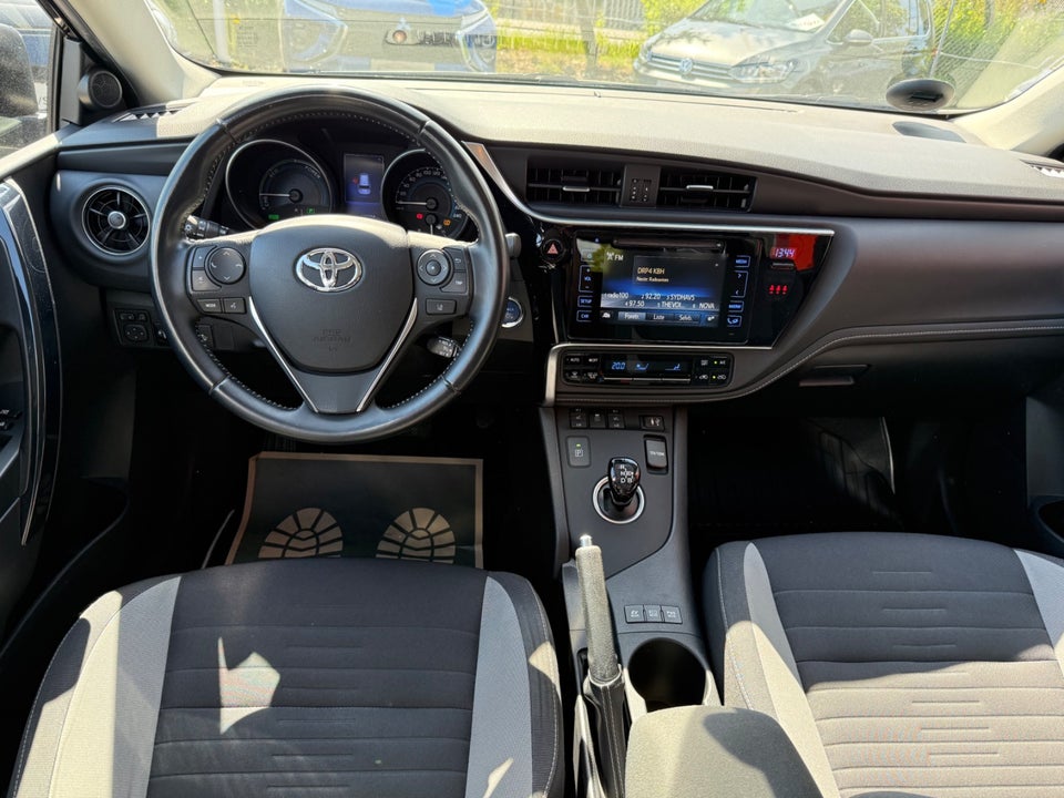 Toyota Auris 1,8 Hybrid H2 Comfort Touring Sports CVT 5d