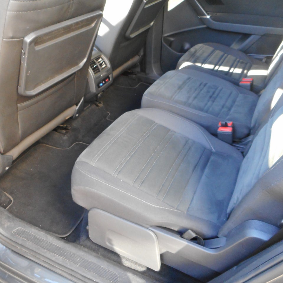 VW Touran 1,6 TDi 115 Highline DSG 7prs 5d