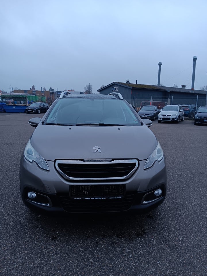 Peugeot 2008 1,2 VTi 82 Allure Sky 5d