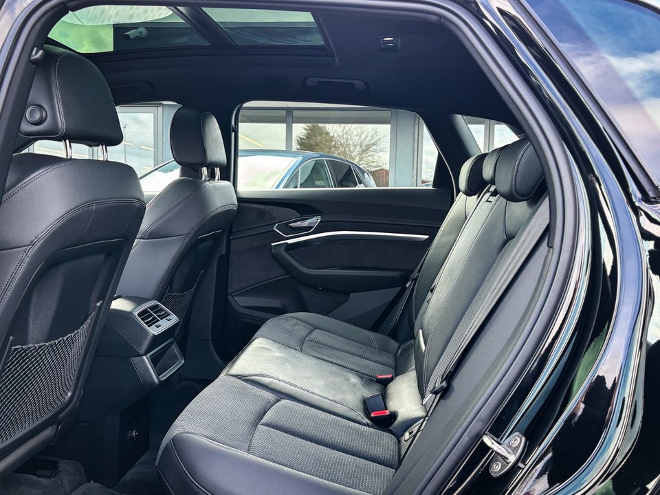 Audi e-tron 55 S-line quattro 5d