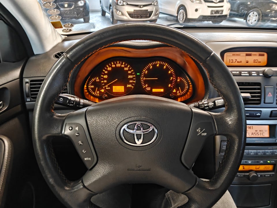 Toyota Avensis 1,8 VVT-i Sol stc. 5d